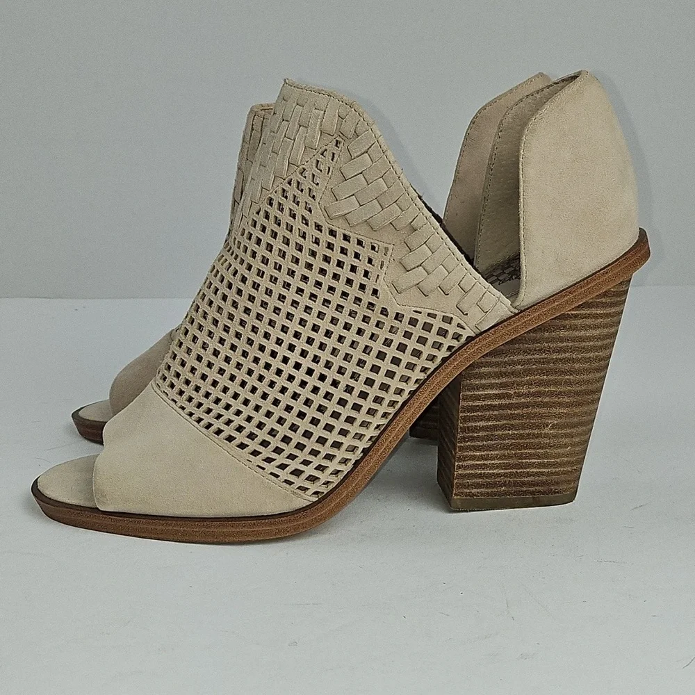 Vince Camuto Fritzey Cream Suede Leather Peep Toe Cut Out Block Heel Bootie
